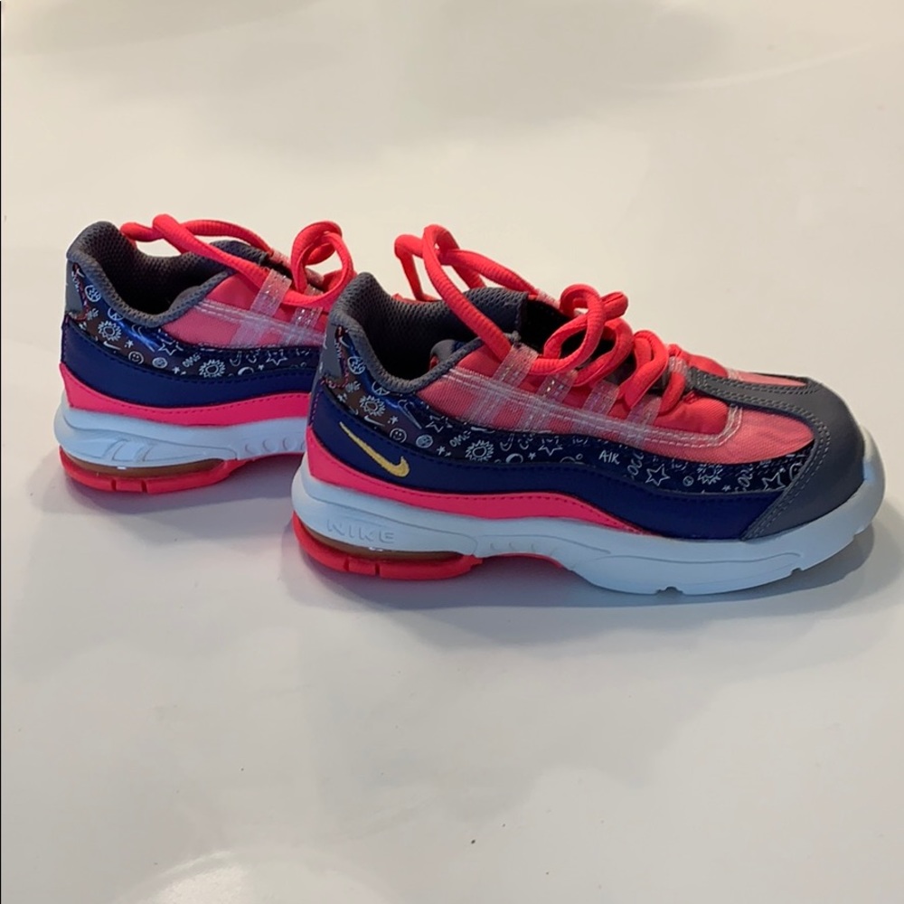 Nike AirMax girl never worn